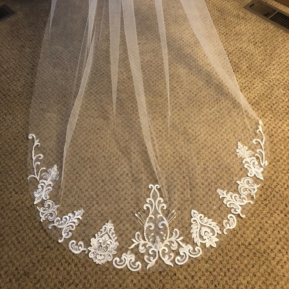 Ivory - Picture 2 of 3